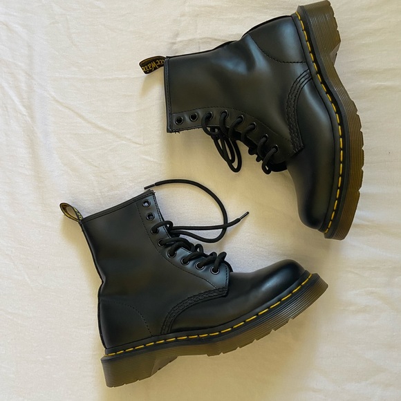 Dr. Martens Shoes - 1460 Dr. Martens